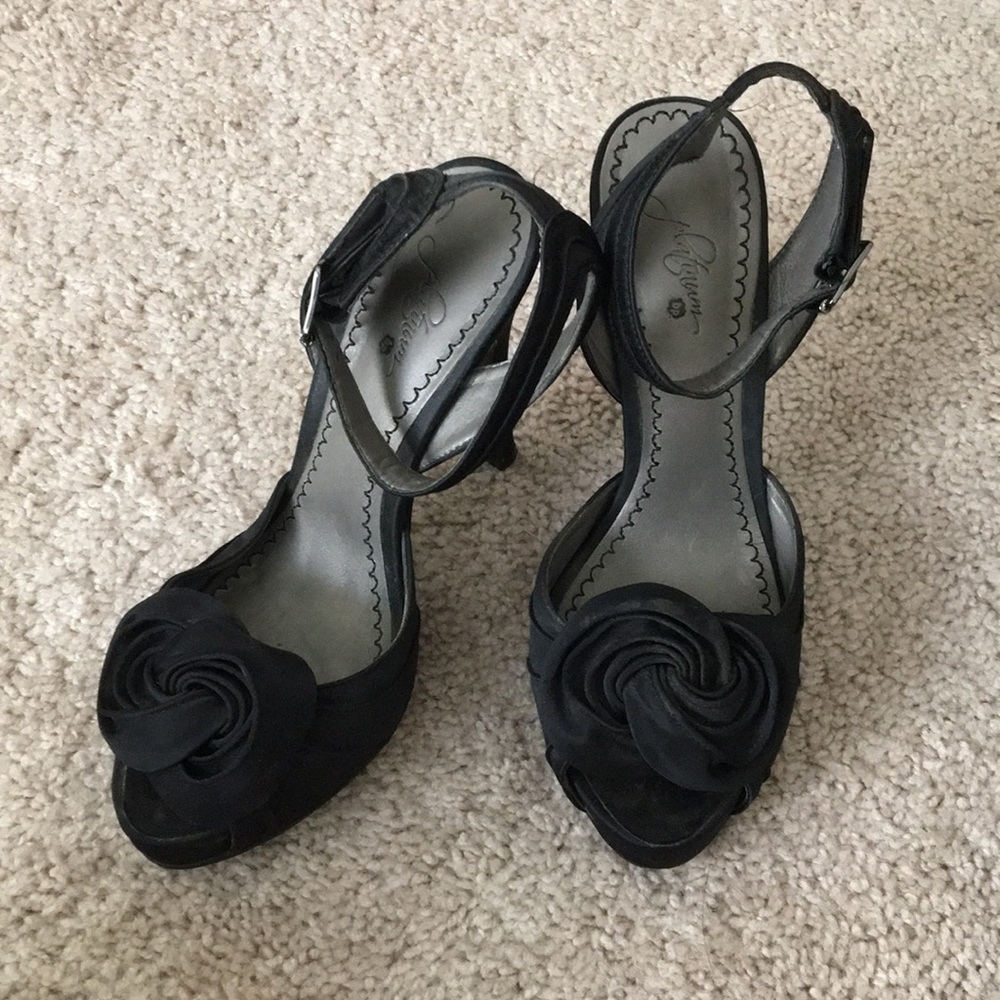 💕💃🏻 BP Platinum Black Rose Open Toe Heels 6.5M